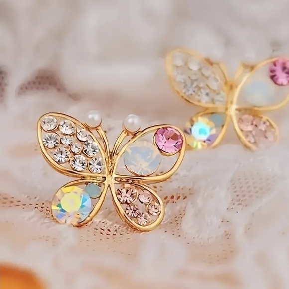 Jewelry - Sold‼️Boutique Golden Butterfly Stud Earrings with Pink & Iridescent Crystals